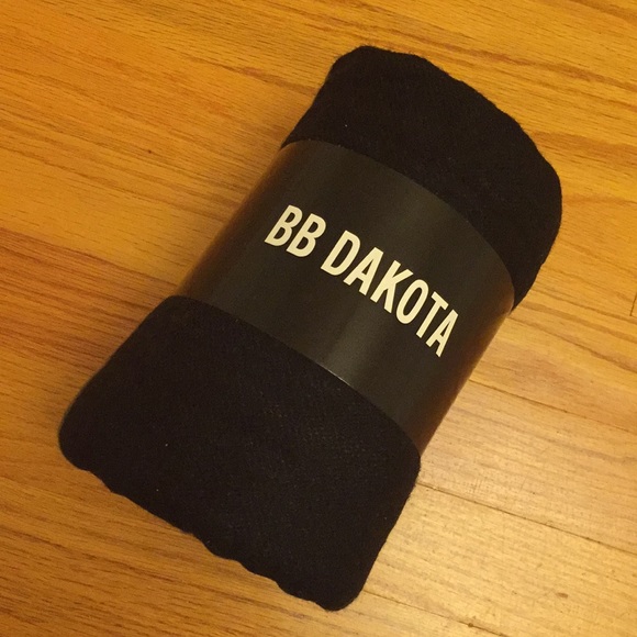 BB Dakota Black Reversible Poncho - Picture 4 of 4